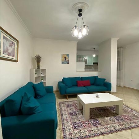Chlo Apartment 3 Тирана Екстер'єр фото