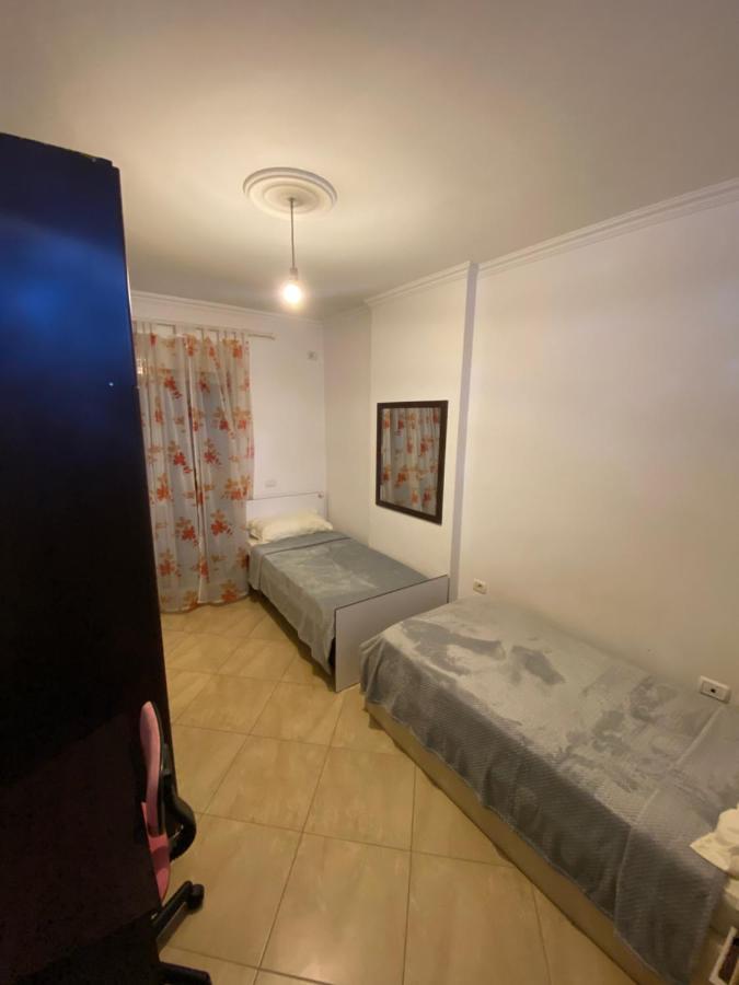 Chlo Apartment 3 Тирана Екстер'єр фото