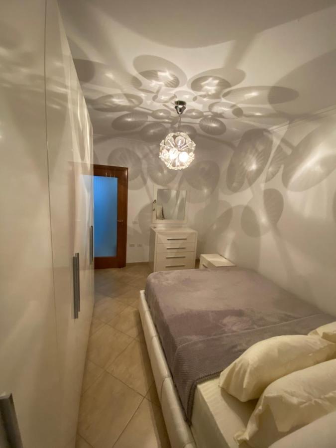 Chlo Apartment 3 Тирана Екстер'єр фото